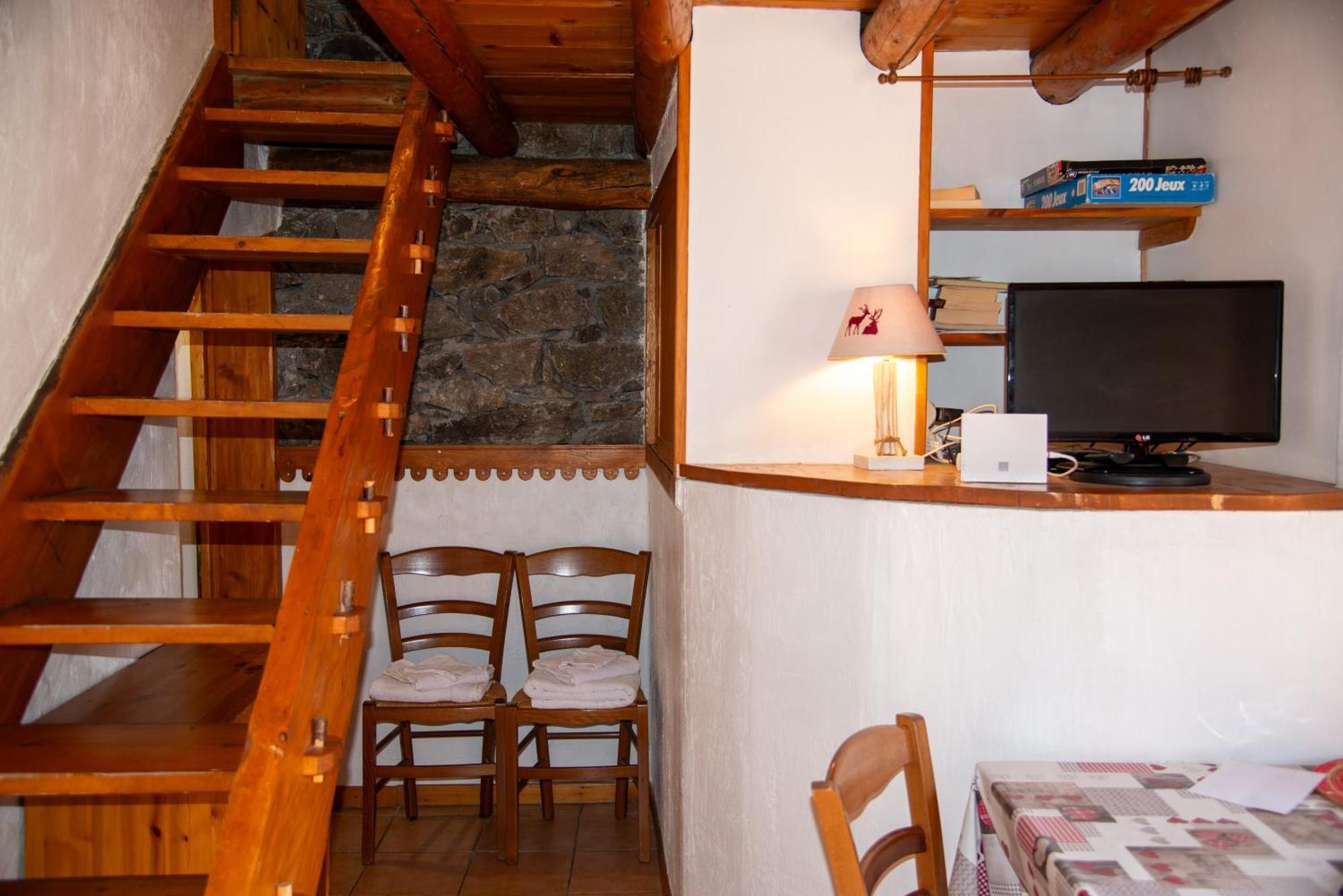 Appartement Cosy Pour 4 Personnes En Chalet De Pierres Saint-Martin-de-Belleville Luaran gambar