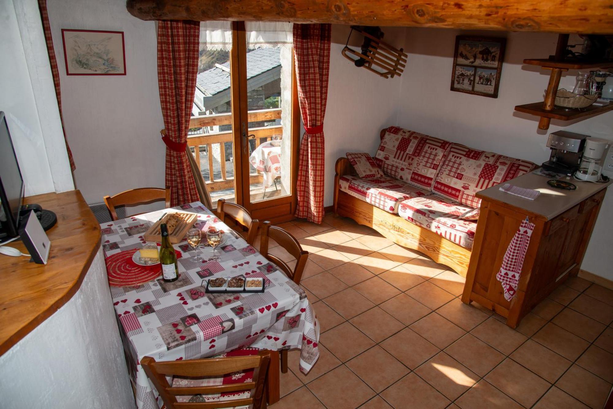 Appartement Cosy Pour 4 Personnes En Chalet De Pierres Saint-Martin-de-Belleville Luaran gambar