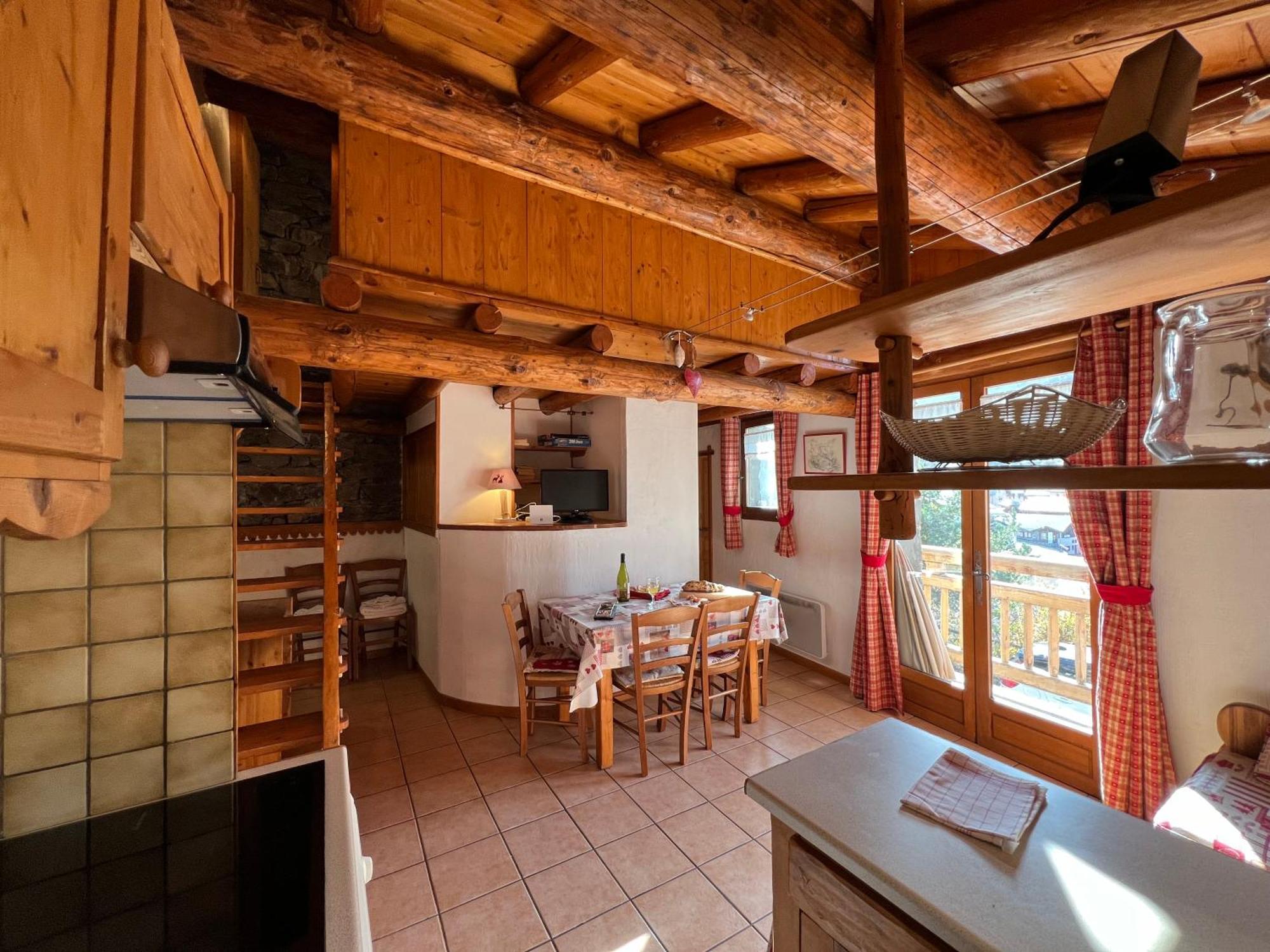 Appartement Cosy Pour 4 Personnes En Chalet De Pierres Saint-Martin-de-Belleville Luaran gambar